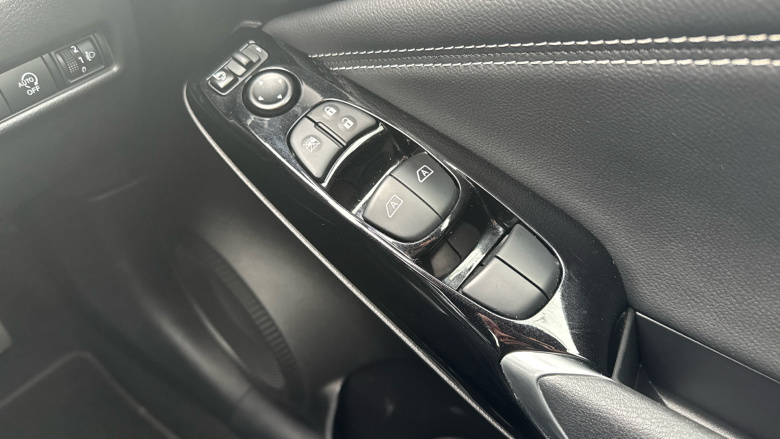 Nissan Juke 1.0 DiG-T Tekna 5dr Petrol Hatchback